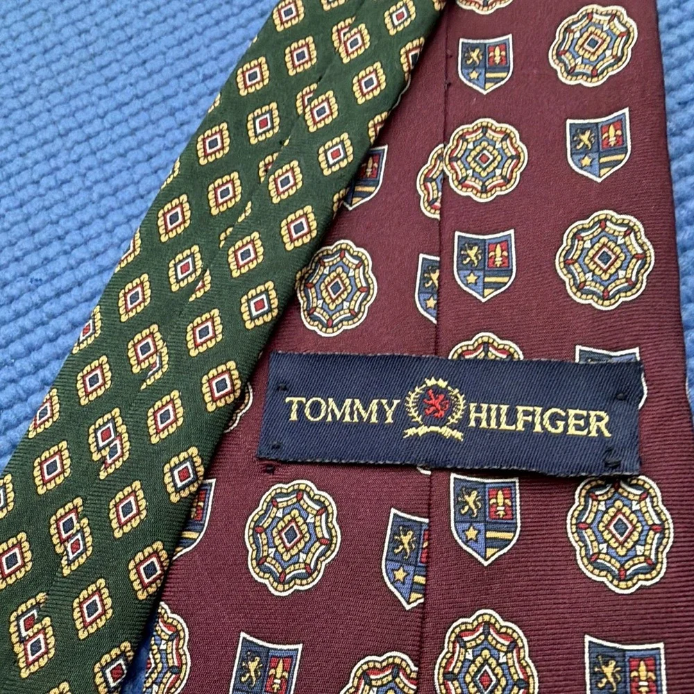 Vintage Tommy Hilfiger Men's Italian Silk USA MADE 1/2 Burgundy/Green 58